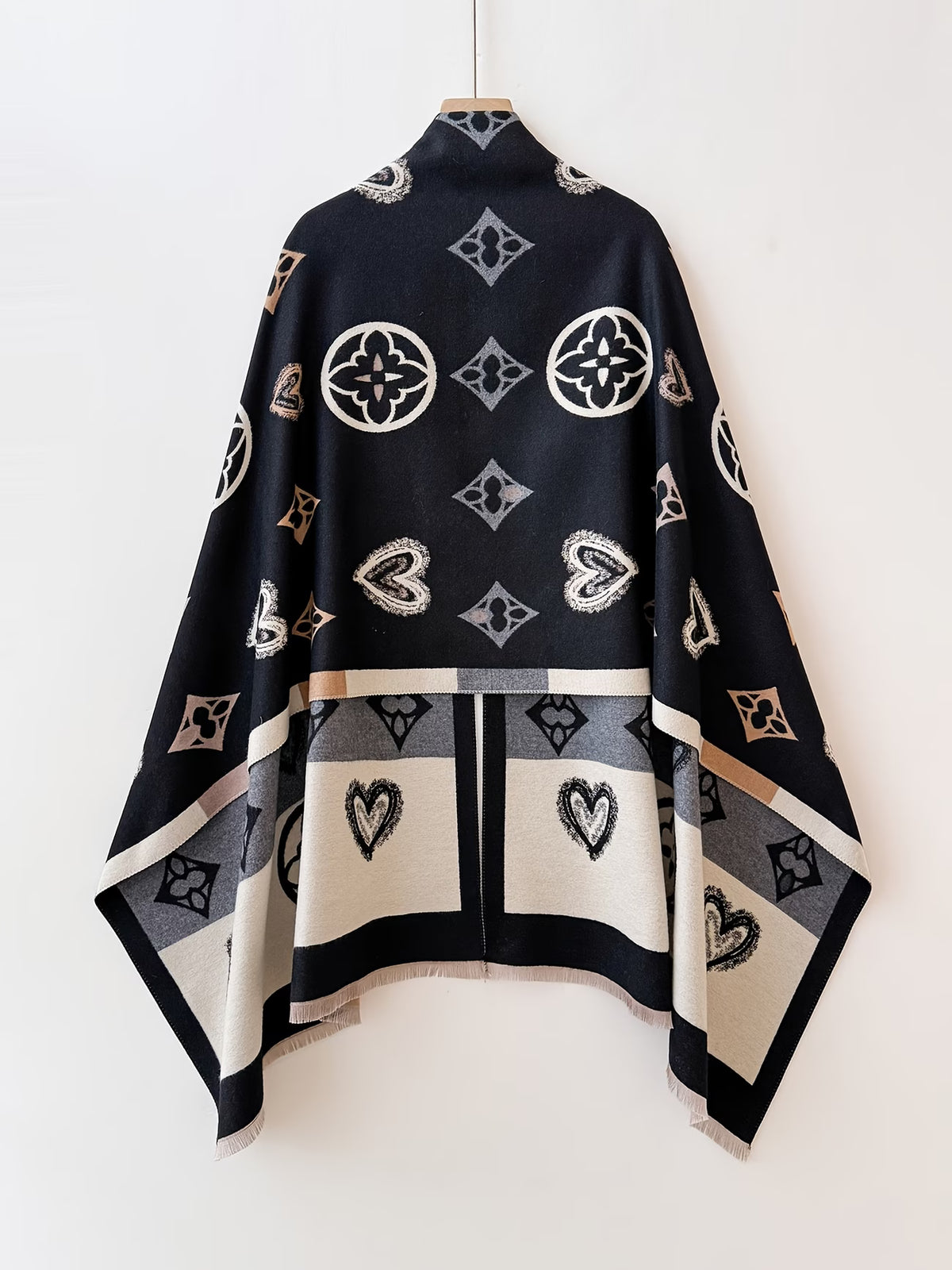 Plus Size Reversible Heart & Diamond Contrast Shawl – Valentine's Day Outerwear