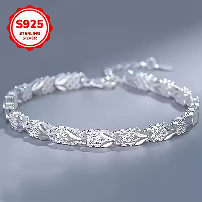 Vintage Design with Exquisite Leaf Patterns, Adjustable Clasp,