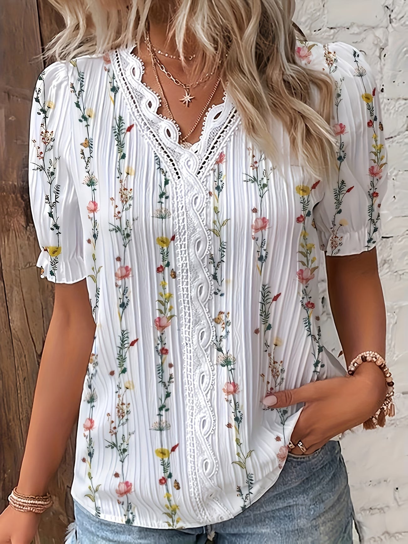 Women's Printed V-Neck Lace Trim Blouse – Short Sleeve