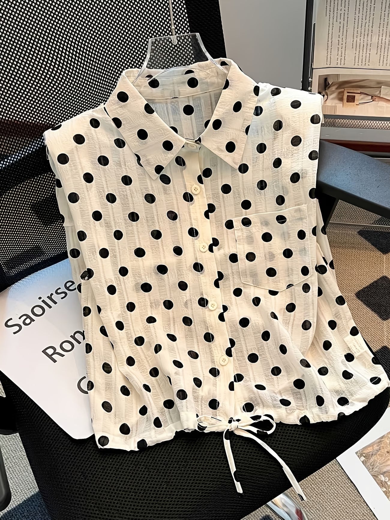 French-Style Round Polka Dot Sleeveless Shirt with Shoulder Pads