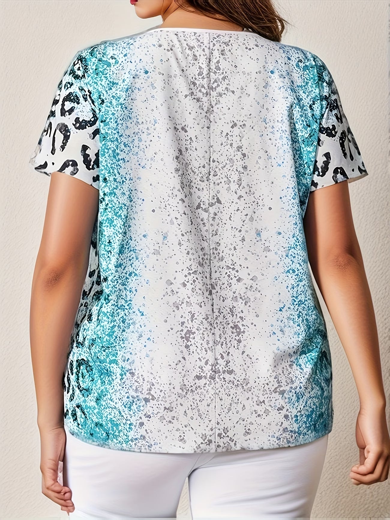 Plus Size Women's V-Neck Butterfly & Leopard Print Short Sleeve T-Shirt