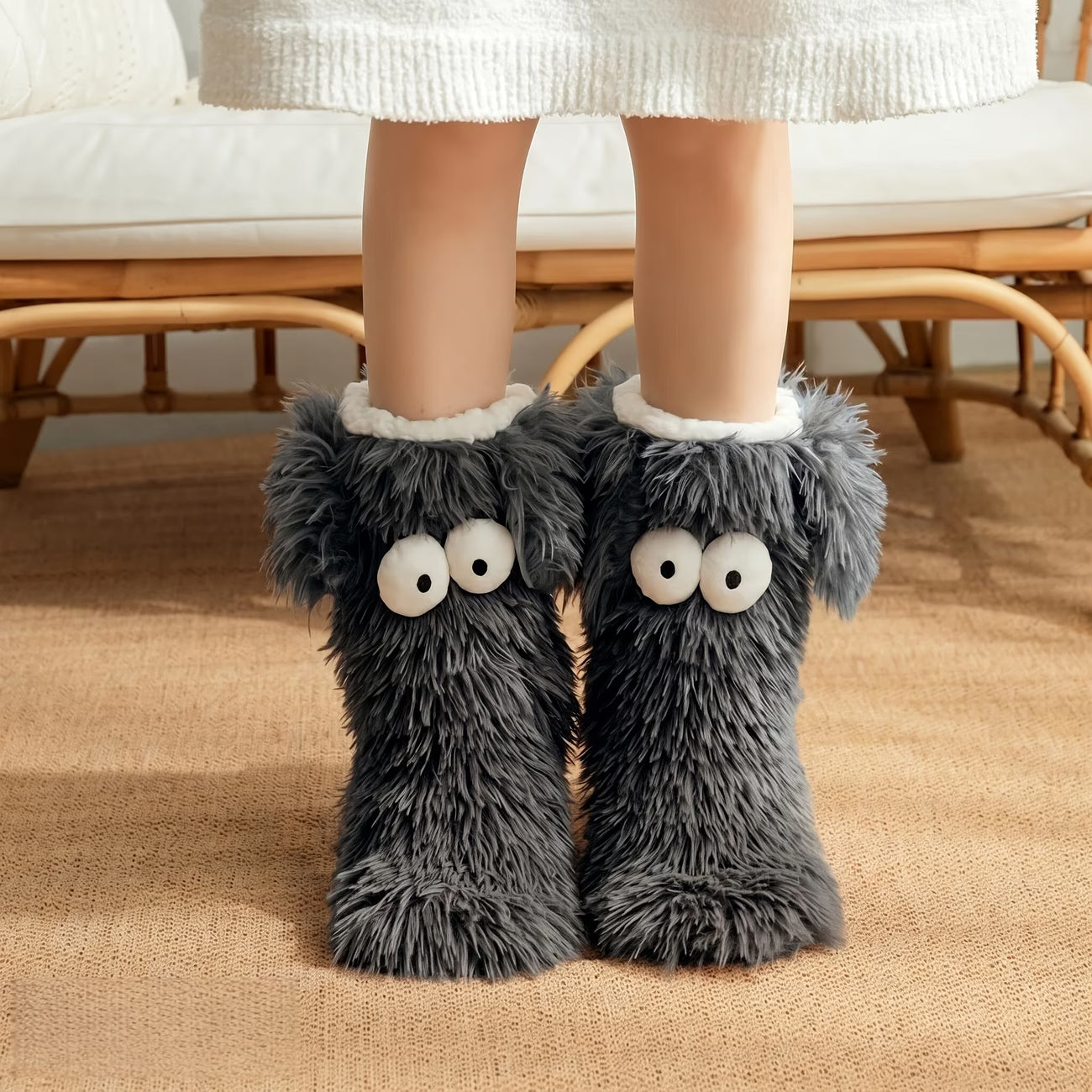 Women's Plush Slipper Socks – Non-Slip Thick Sole & Warm Lining