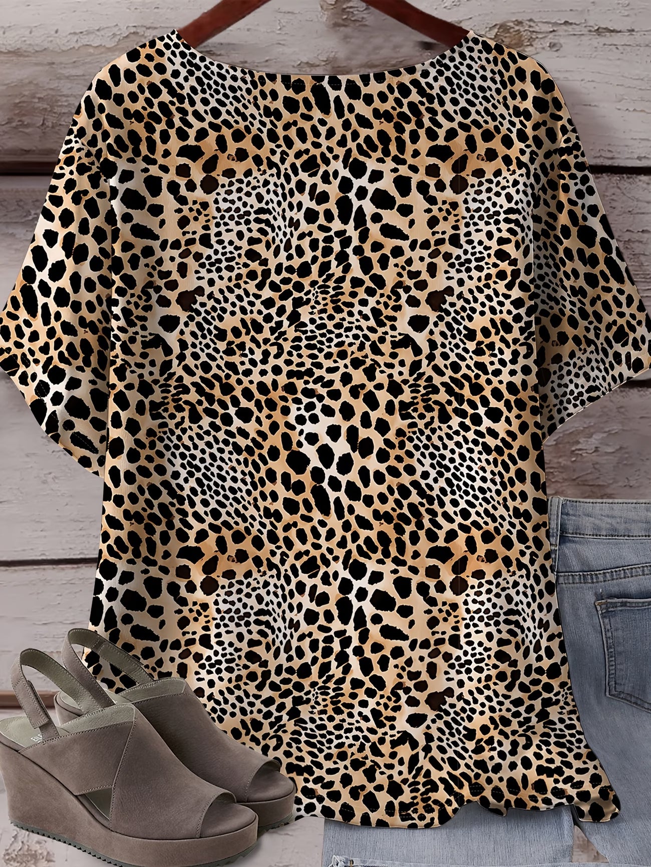 Plus Size Women's Leopard Head All-Over Print Short Sleeve T-Shirt