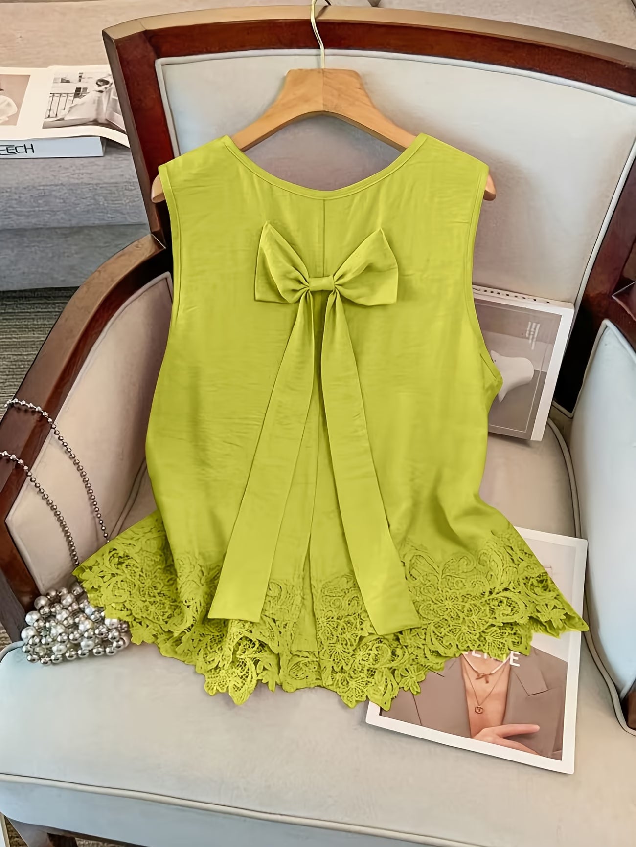 Women's Lace Trim Patchwork Sleeveless Blouse — Round Neck Vest Top