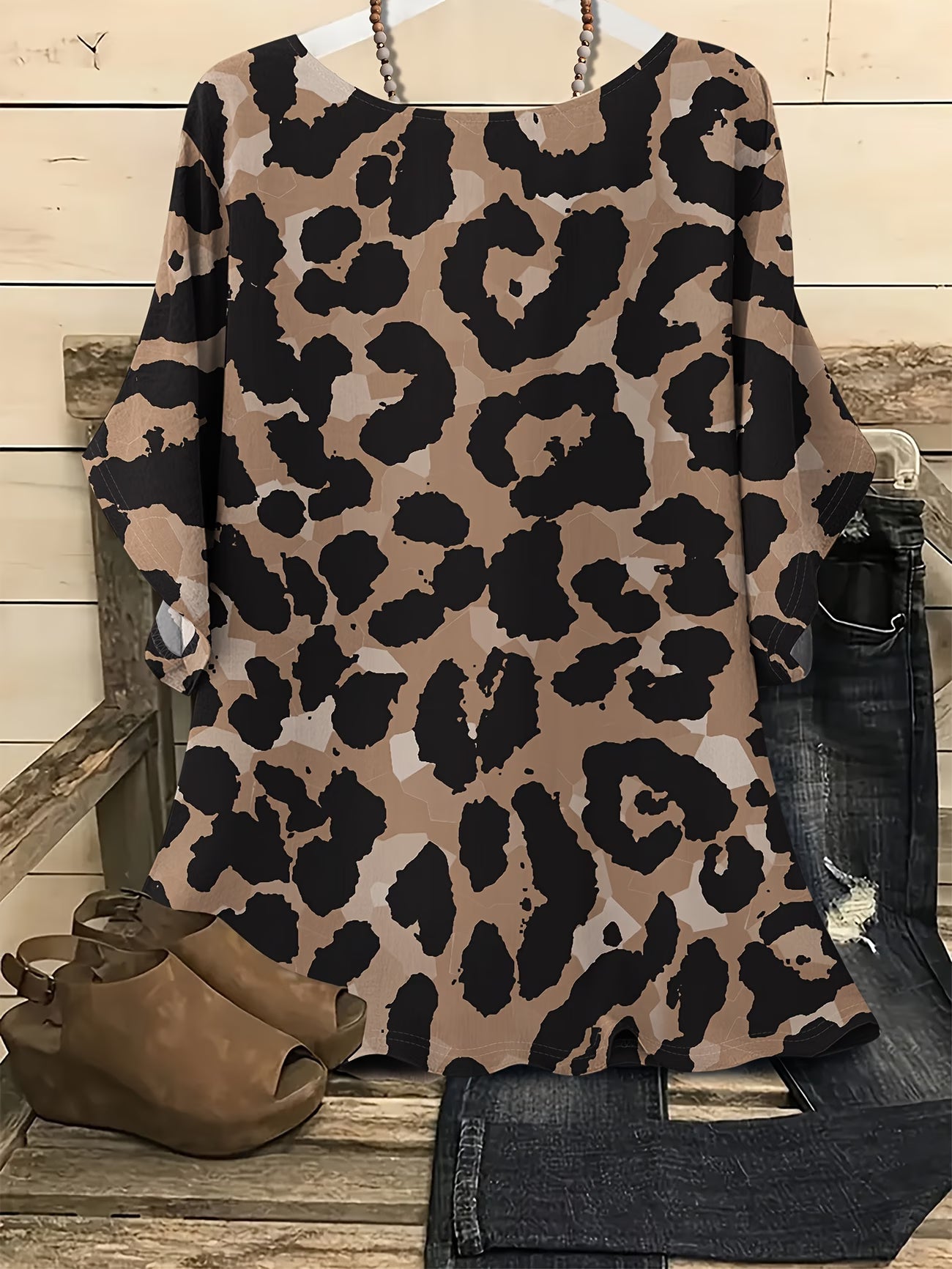 Plus Size Women's Wild Leopard Print Short Sleeve T-Shirt