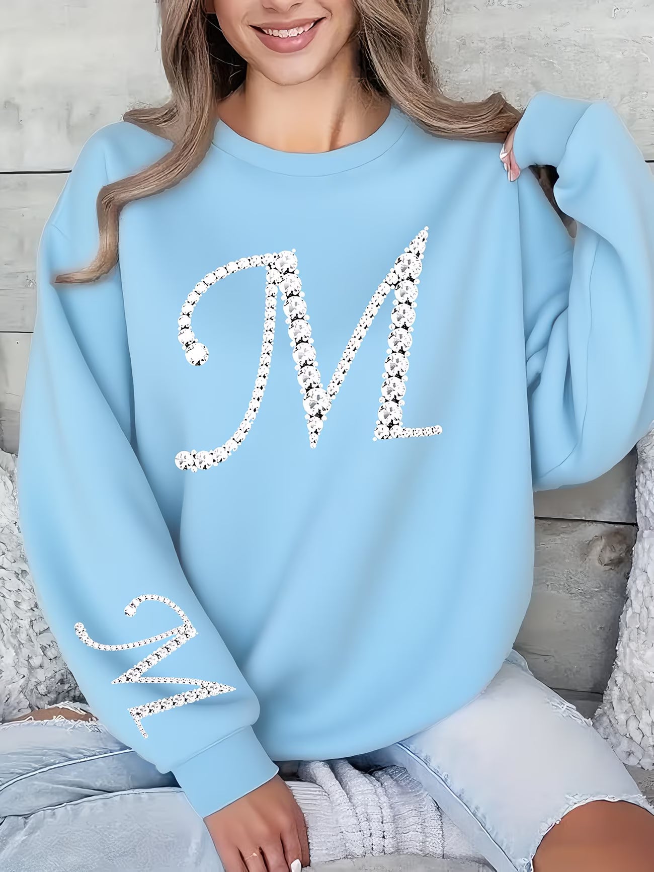 Beautiful Shiny Letter M Simple Pattern Print Pullover Sweatshirt