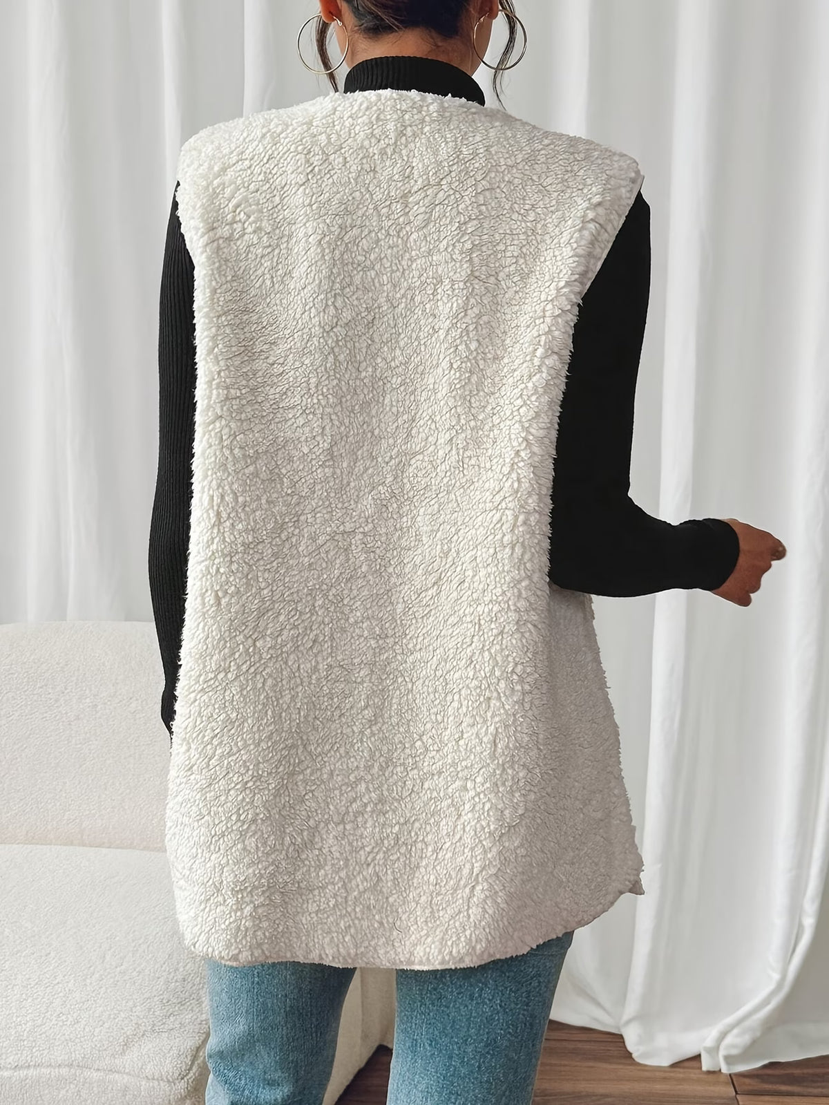 Women's Button-Front Plush Gilet with Two Pockets