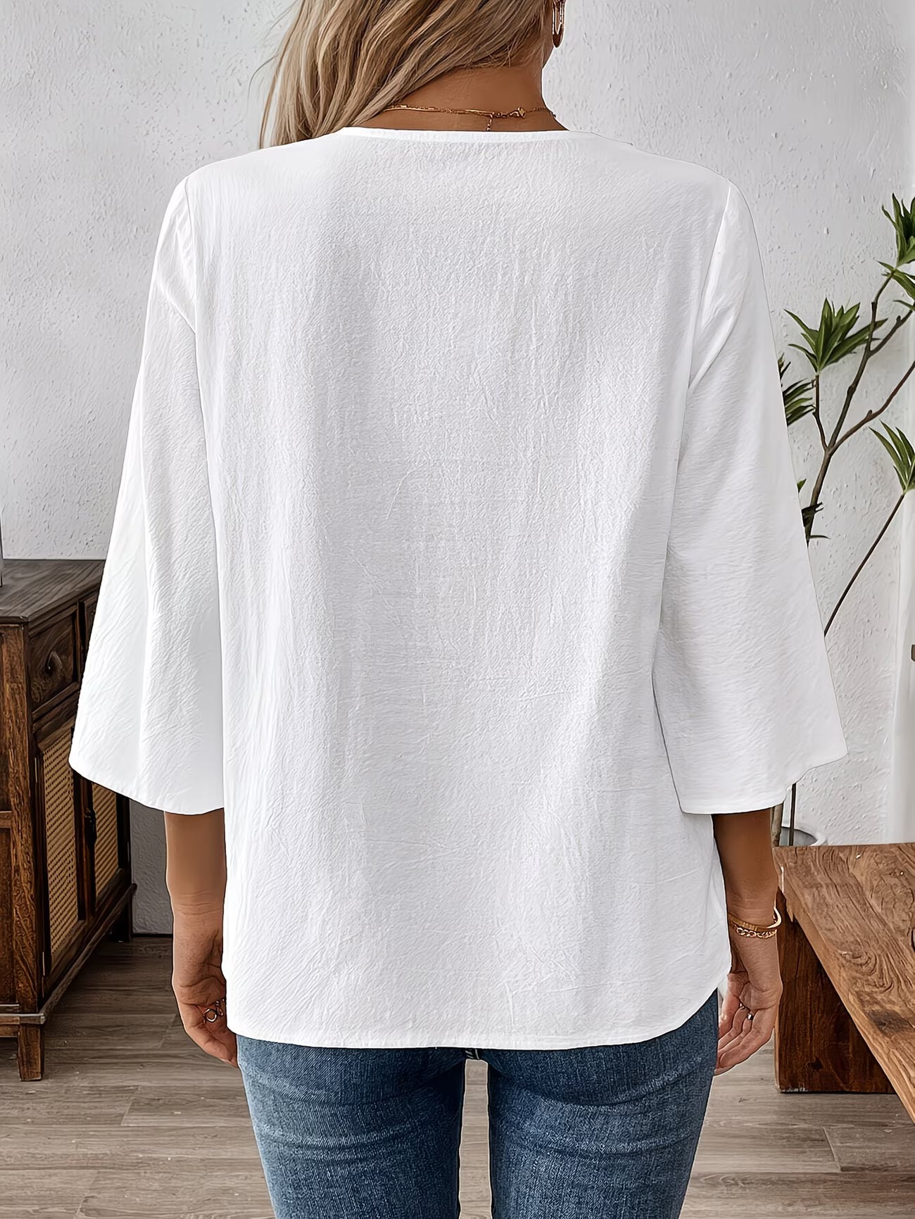 Women's Solid Colour V-Neck Three-Quarter Sleeve Shirt – Casual Vacation Top