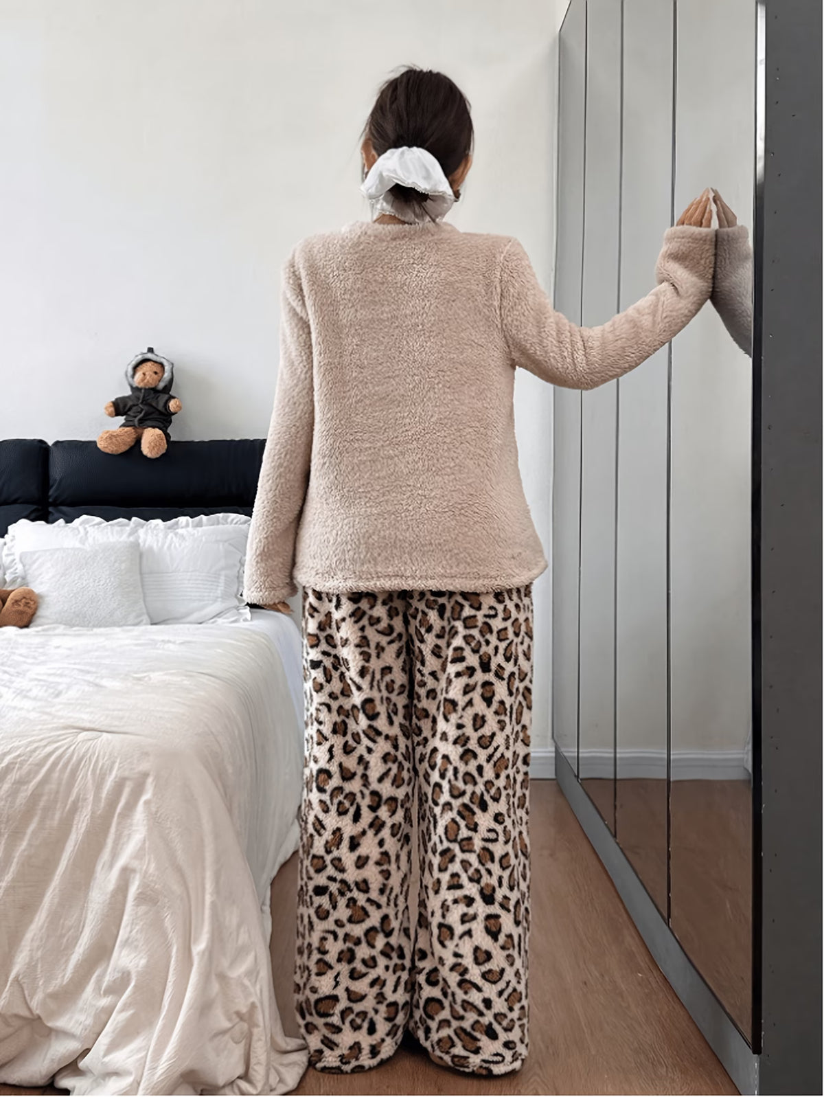 Women's Leopard Print Double-Faced Fleece Lounge Set