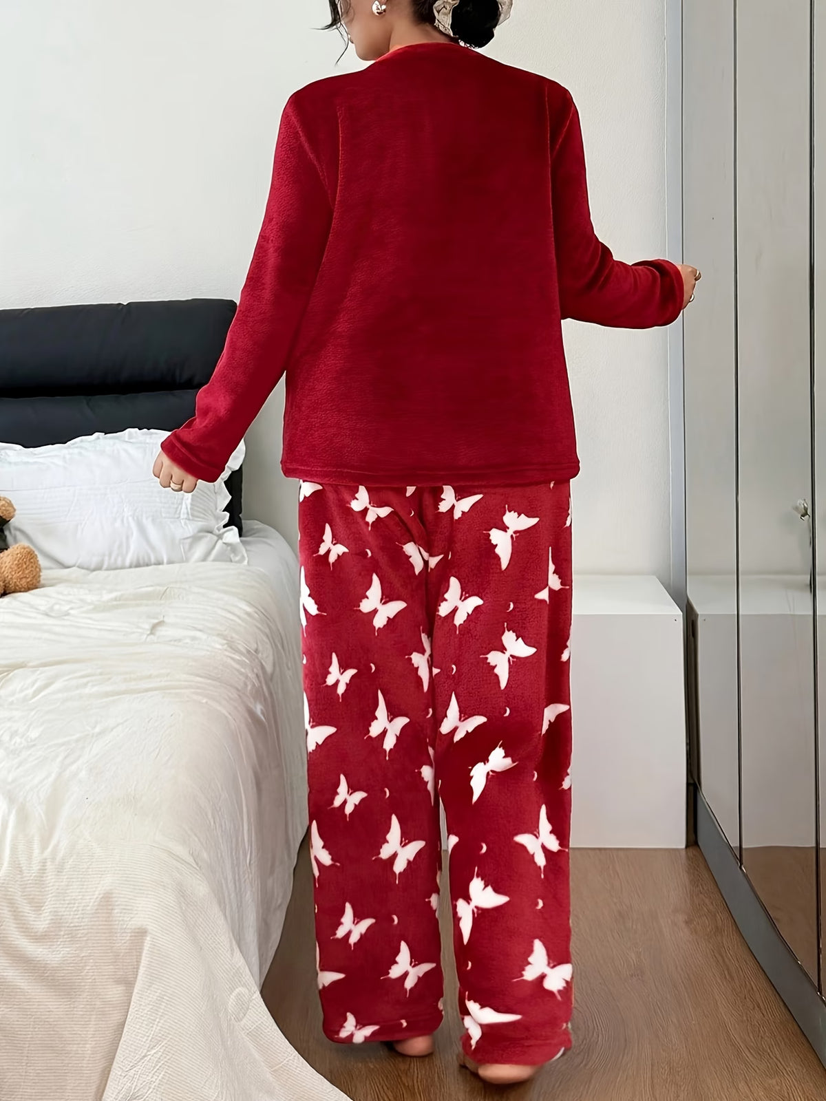 Women's Plush Bow Pattern Winter Pyjama Set