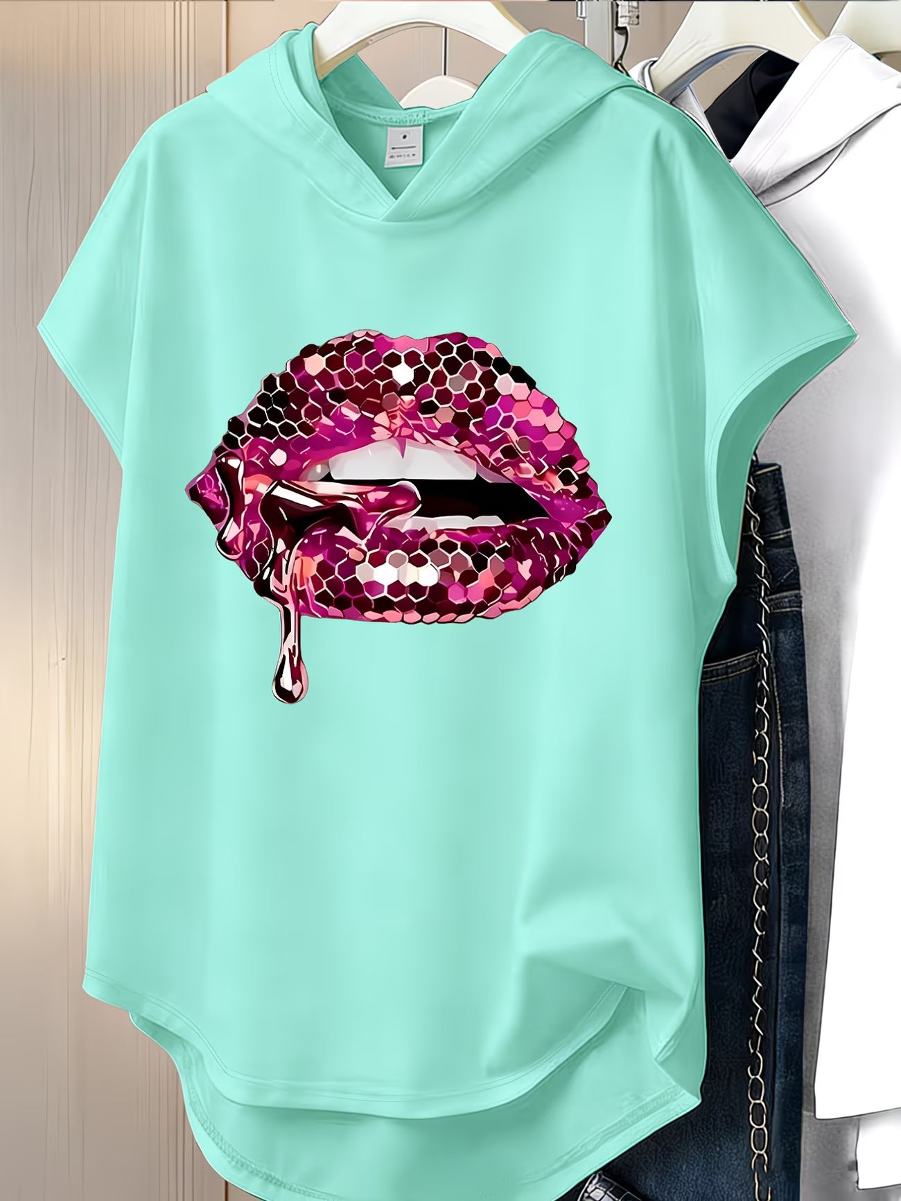 Women's Y2K Lip Print Hooded T-Shirt — Texture Detail, Loose Fit