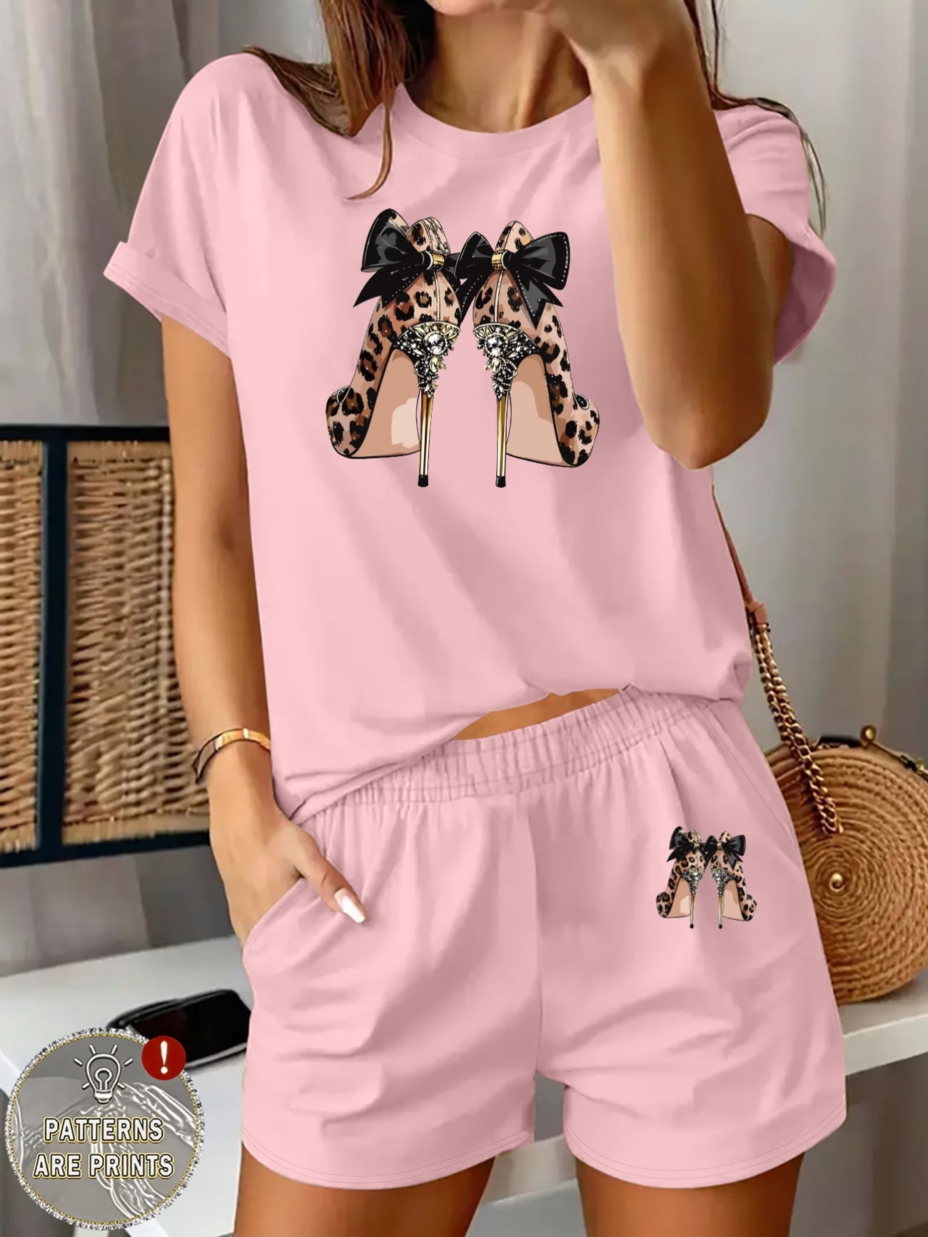 Leopard & High Heels Print Two-Piece Set – Bow & Letter Pattern Tee & High-Waist Shorts