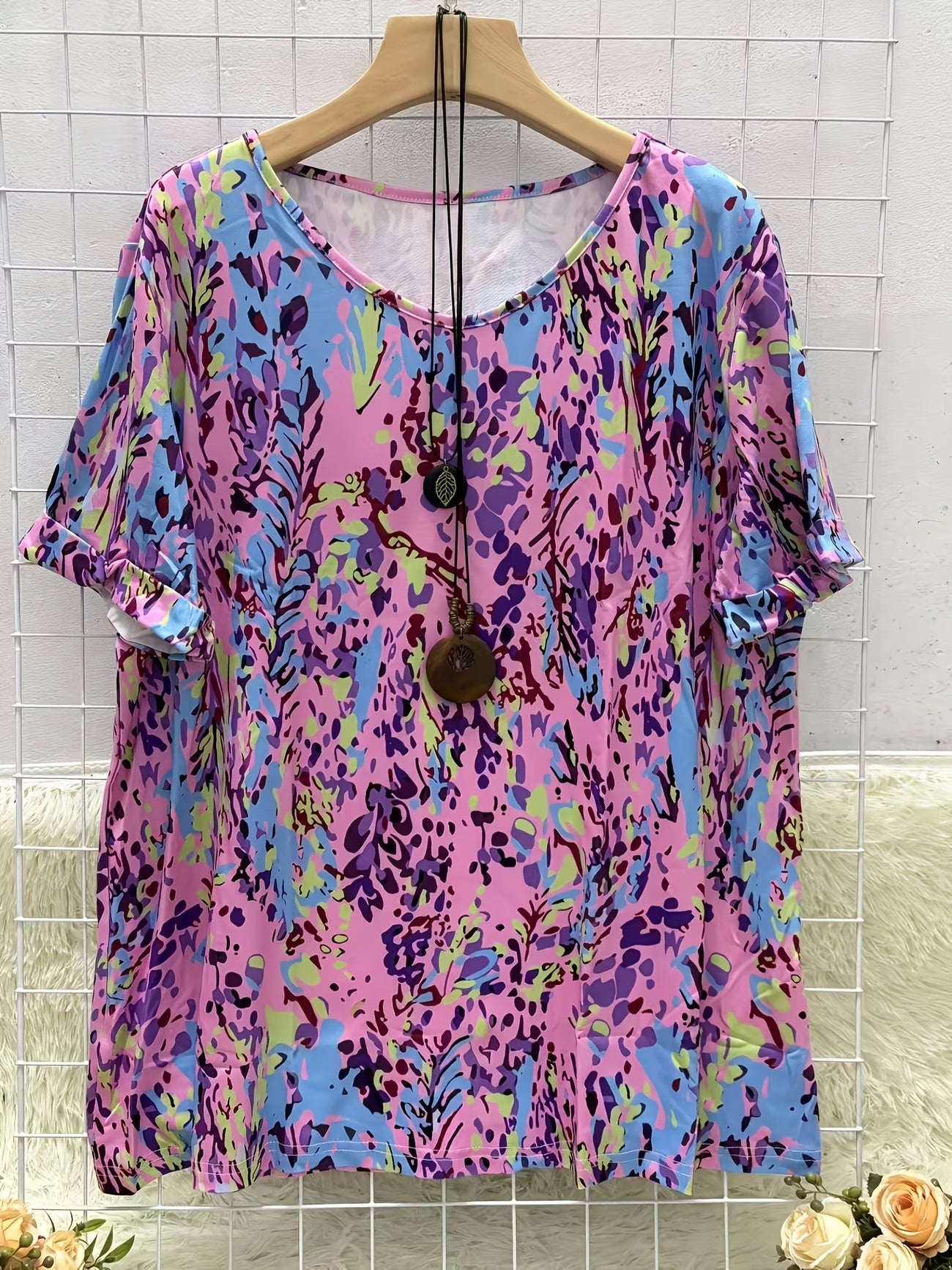 Plus Size Women's Painted Print V-Neck Short Sleeve T-Shirt