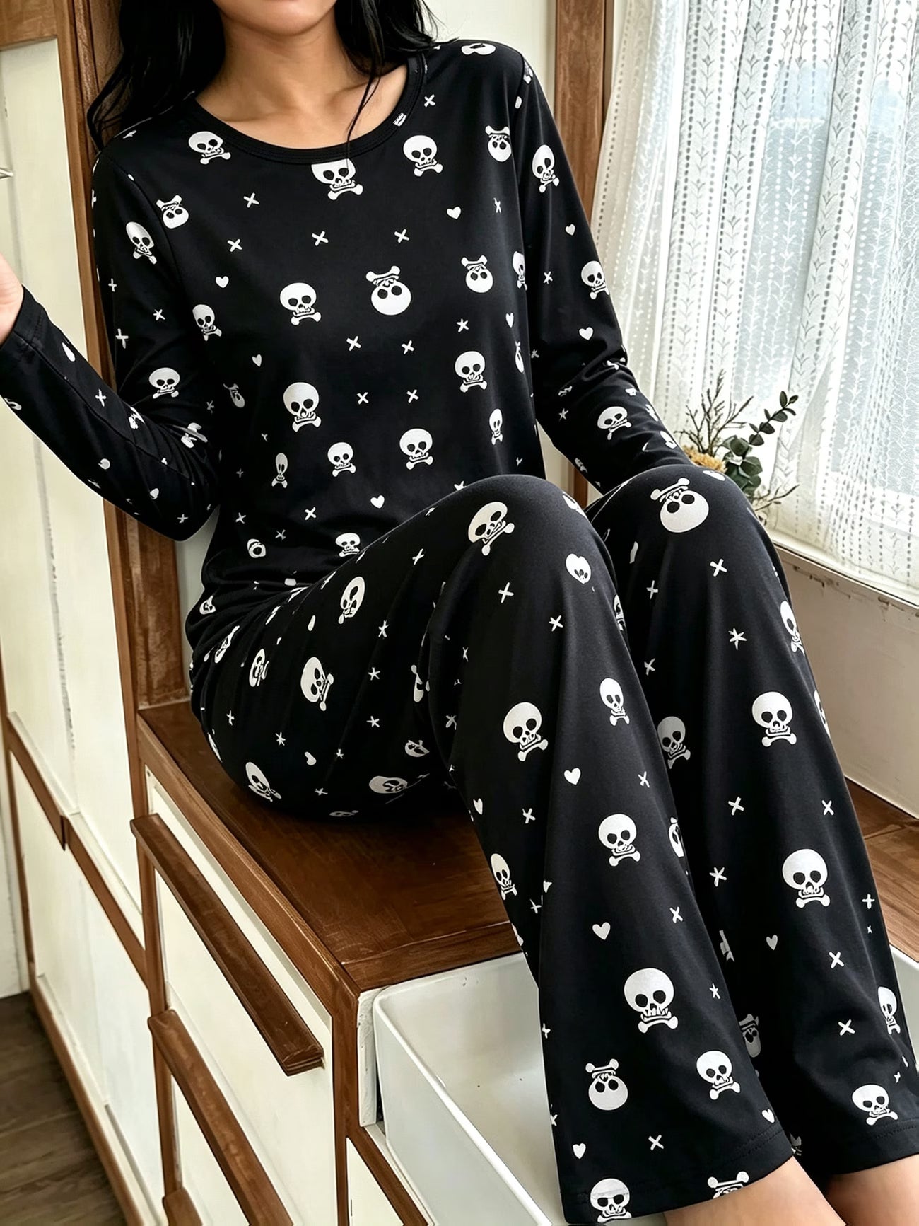 Women's Skull Print Pajama Set – Round Neck Long Sleeve Top & Pants