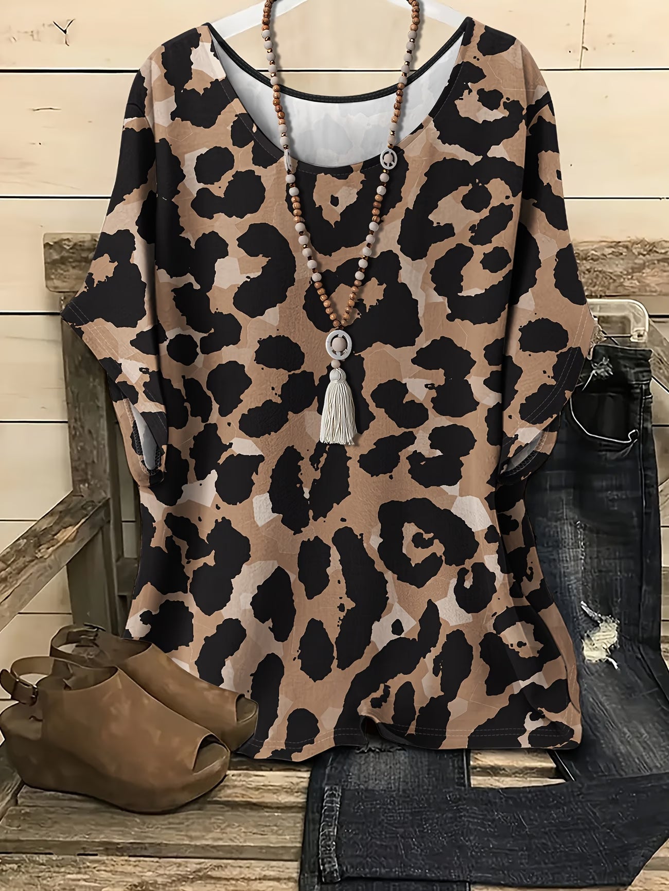 Plus Size Women's Wild Leopard Print Short Sleeve T-Shirt