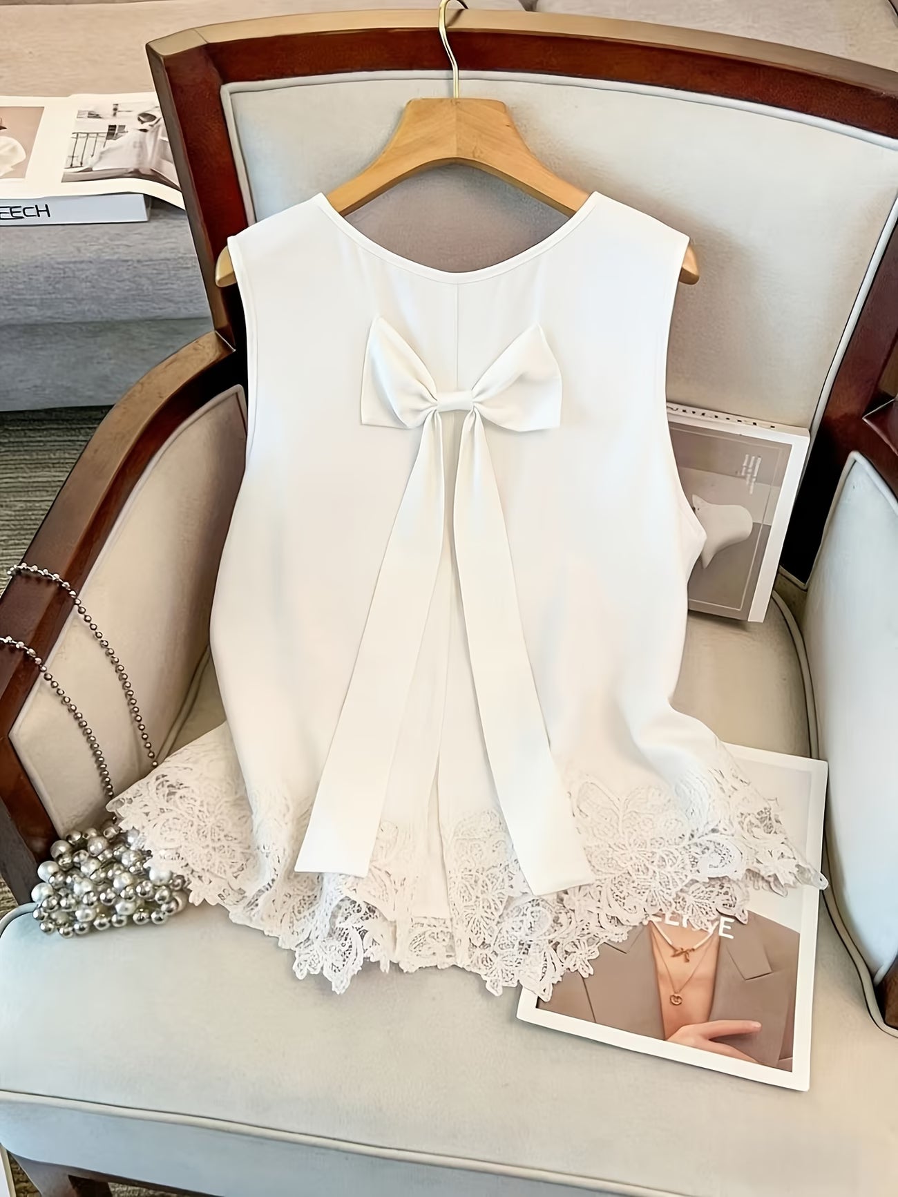 Women's Lace Trim Patchwork Sleeveless Blouse — Round Neck Vest Top