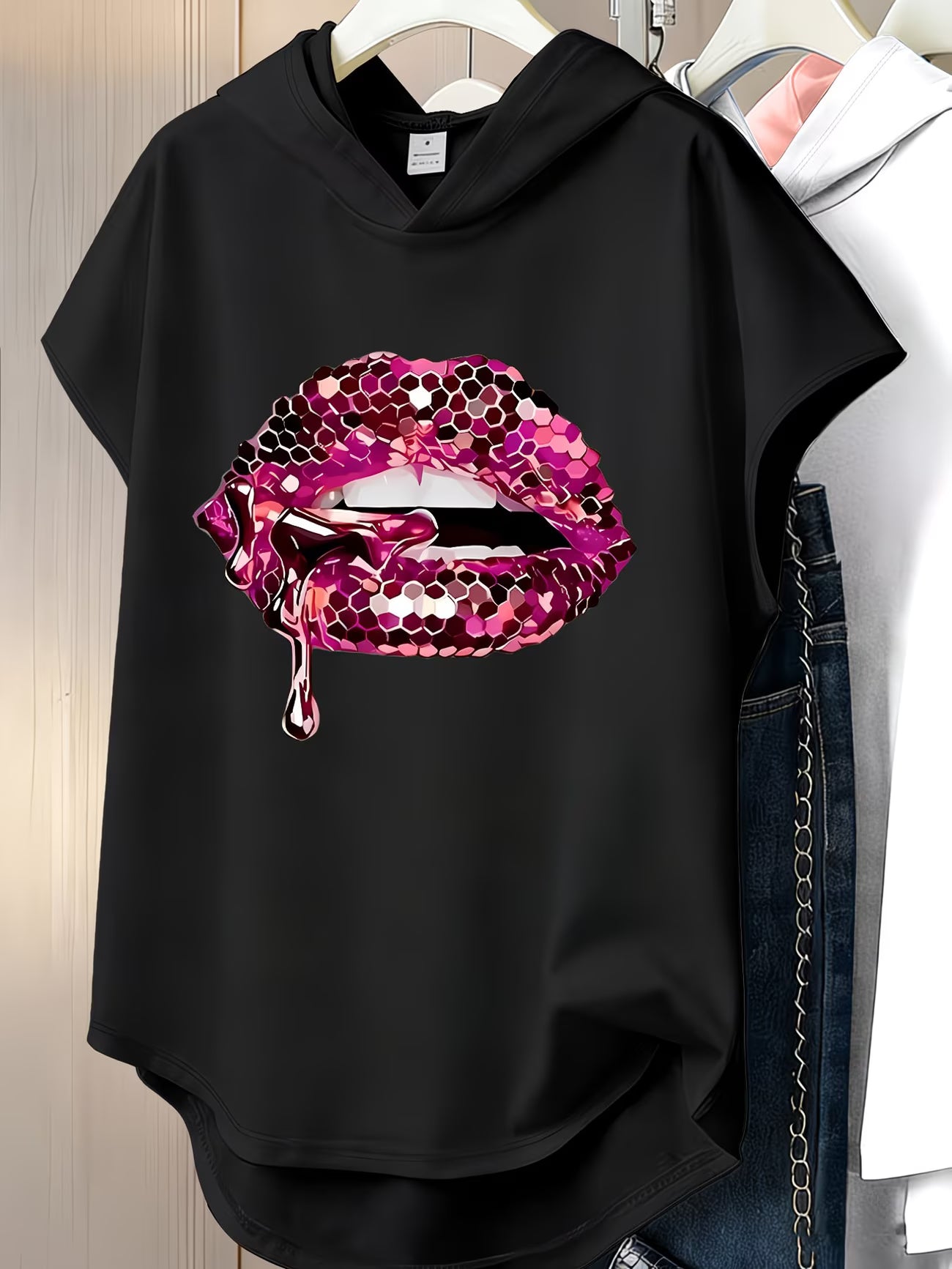 Women's Y2K Lip Print Hooded T-Shirt — Texture Detail, Loose Fit