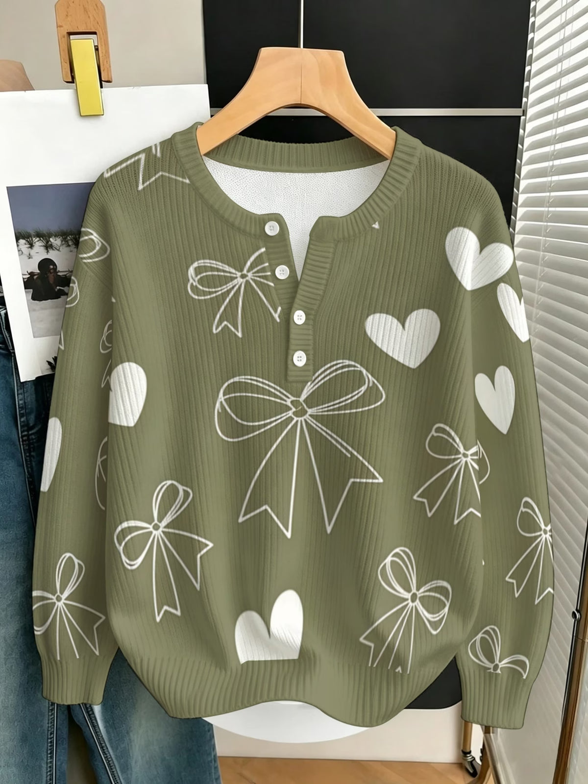 Women's Heart & Bow Print Pullover Sweater