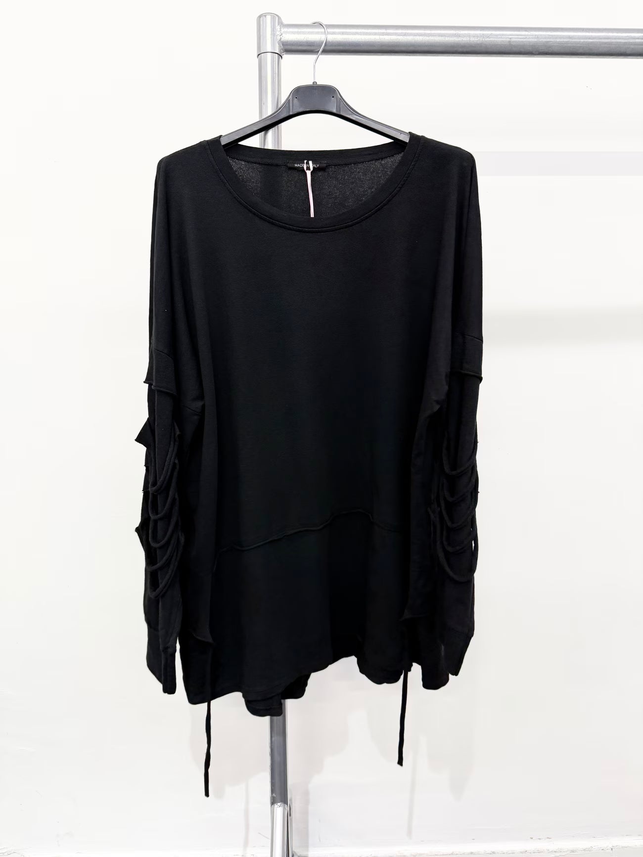 PURE STRETCHY COTTON PLUS SIZE TOP WITH DISTRESSED SLASHING SLEEVES