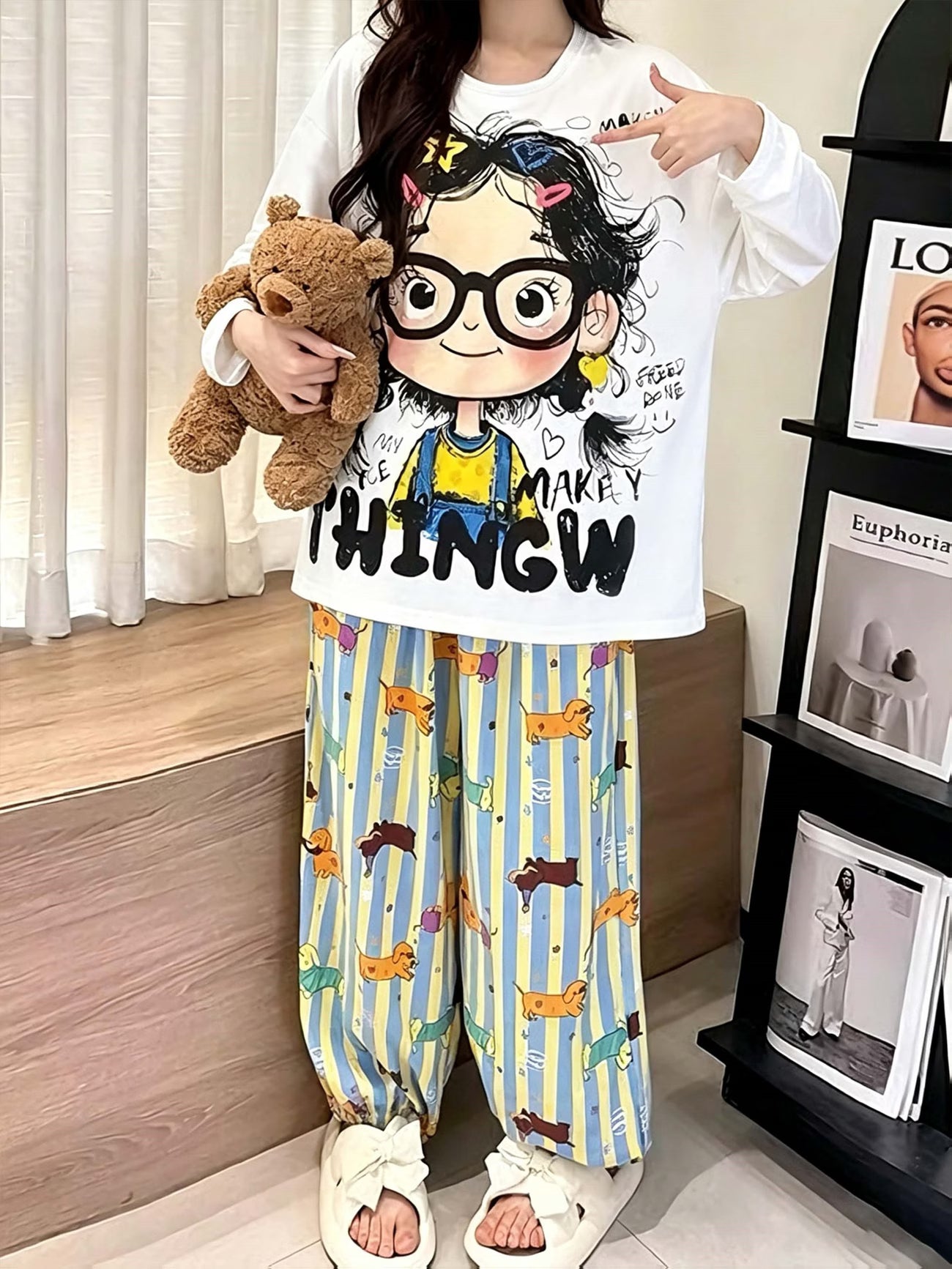 Women's Cartoon Print Lounge Set – Crew Neck Long Sleeve Top & Cuffed Ankle Pants