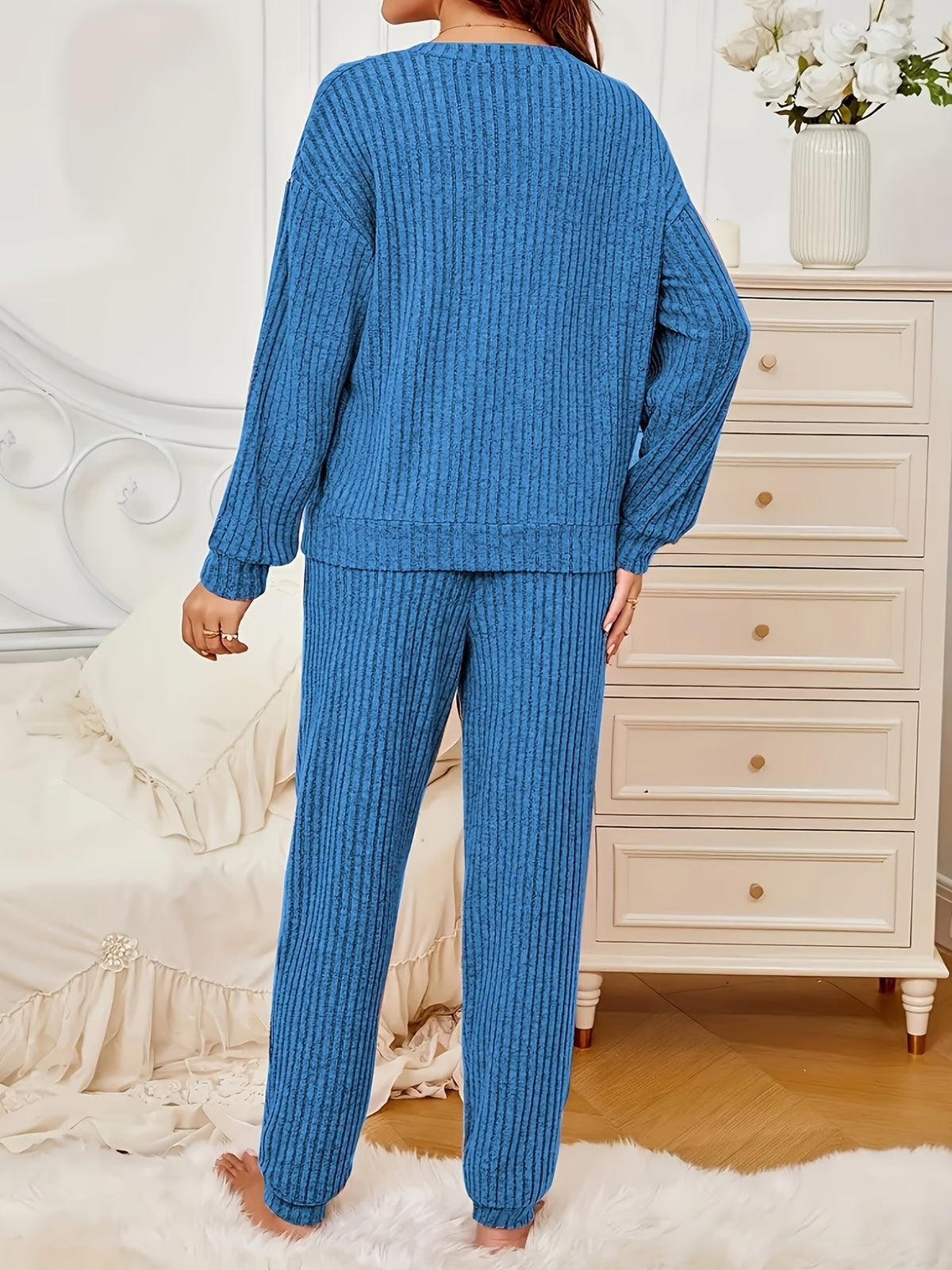 Women's Contrast V-Neck Two-Piece Loungewear Set