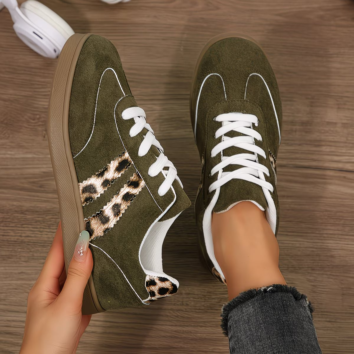 Women's Nordic Minimalist Low-Top Skate Sneakers