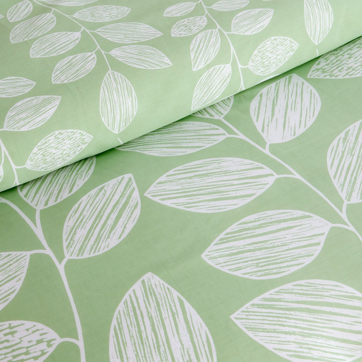 Leaf Print Reversible Cotton Rich Duvet Cover Set with Pillowcases Nature Inspired Bedding in Black and Gray