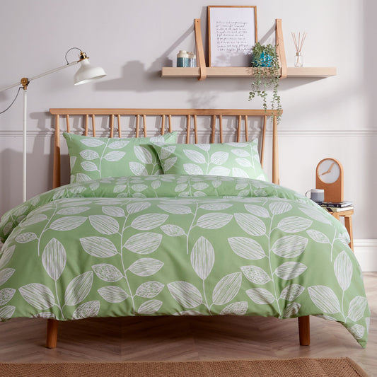 Leaf Print Reversible Cotton Rich Duvet Cover Set with Pillowcases Nature Inspired Bedding in Black and Gray